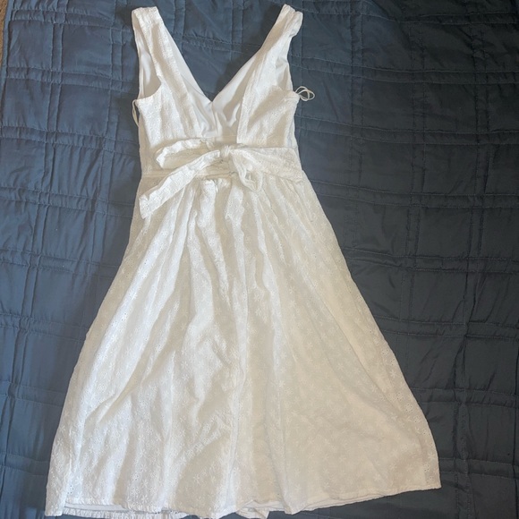 White dress - Picture 2 of 3